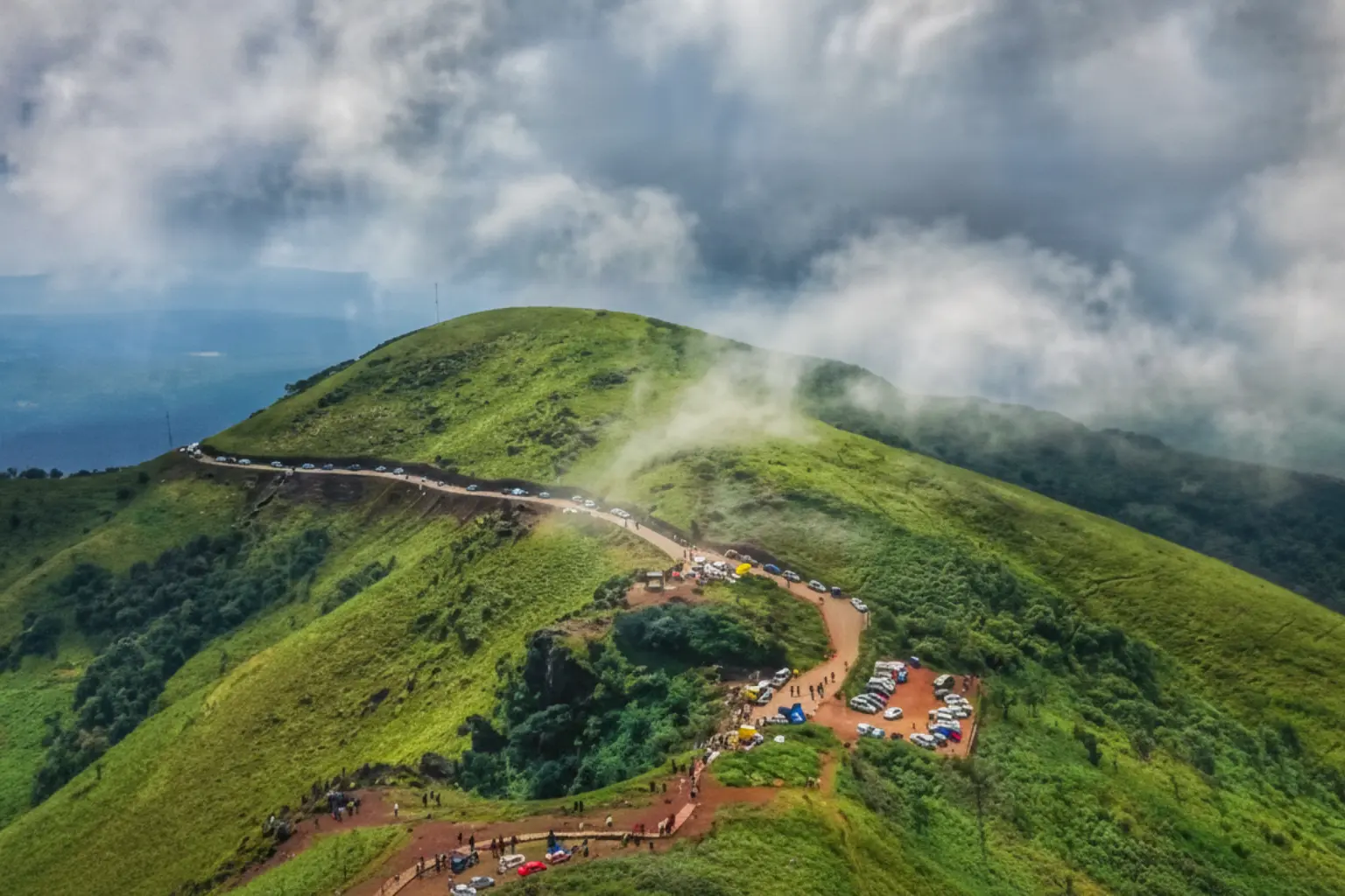 Chikmagalur Travel Guide – Weather, Tourist Places, Trekking & Best Time to Visit